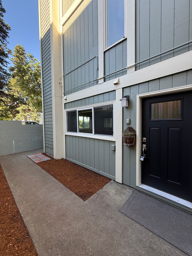 Modern 2-Story Coastal Retreat in Historic Bootleggers Cove – photo 1