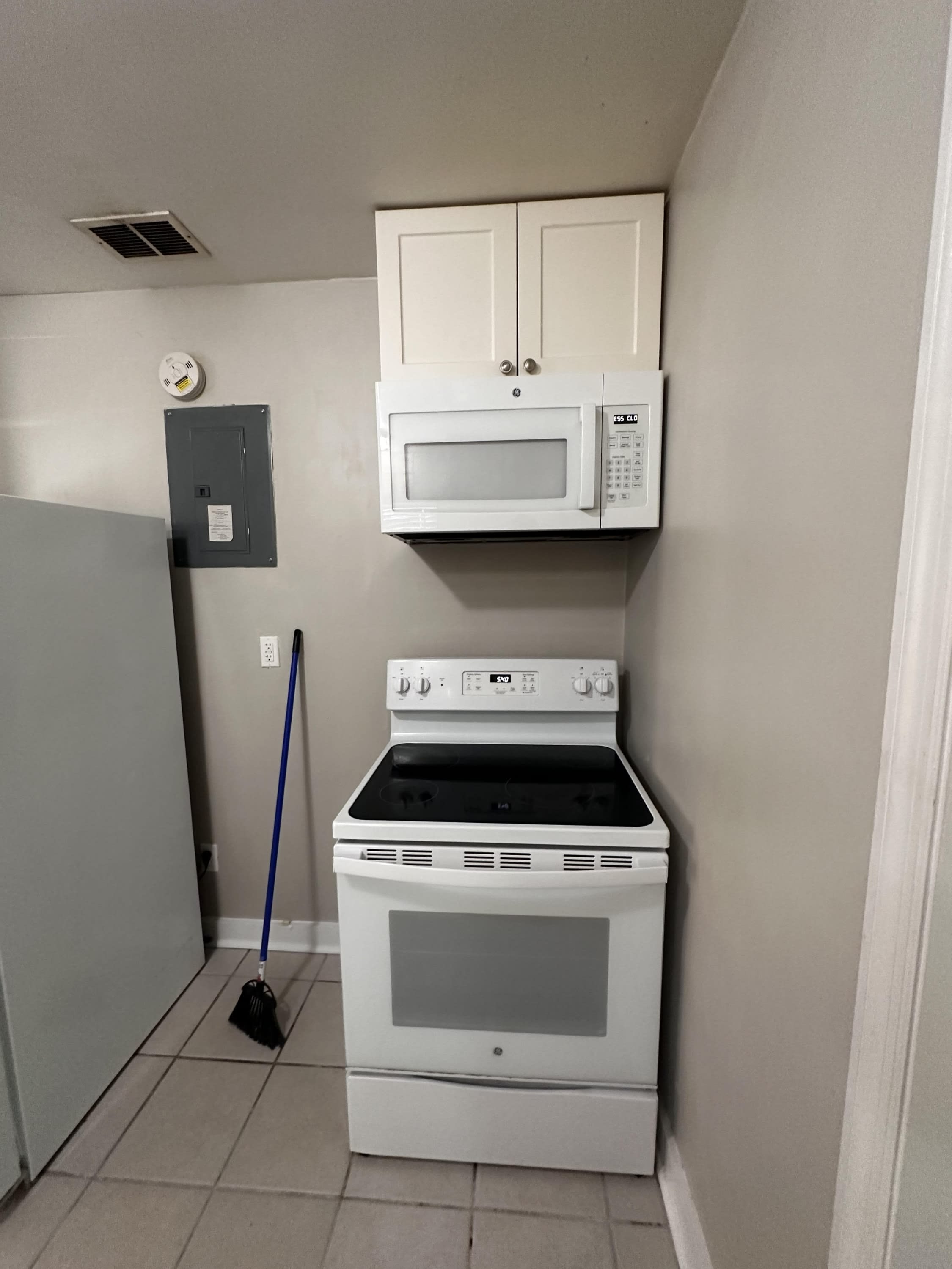 6715 Mott Avenue – photo 4