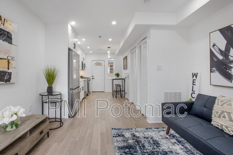 702 19th St NE – photo 5
