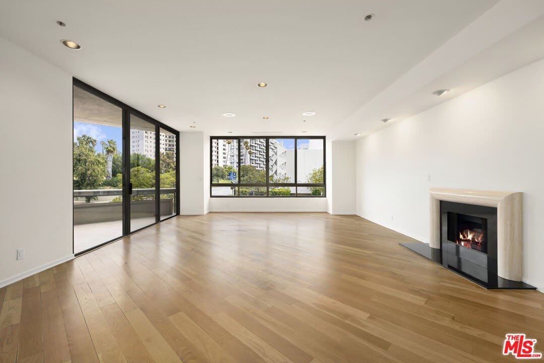 10430 Wilshire Blvd – photo 3
