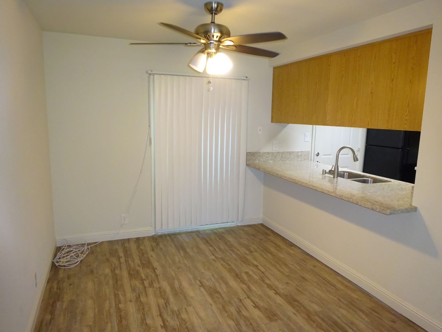 2 bedroom, 1 1/2 bath, Roundtree Court in the Greenhaven area – photo 4