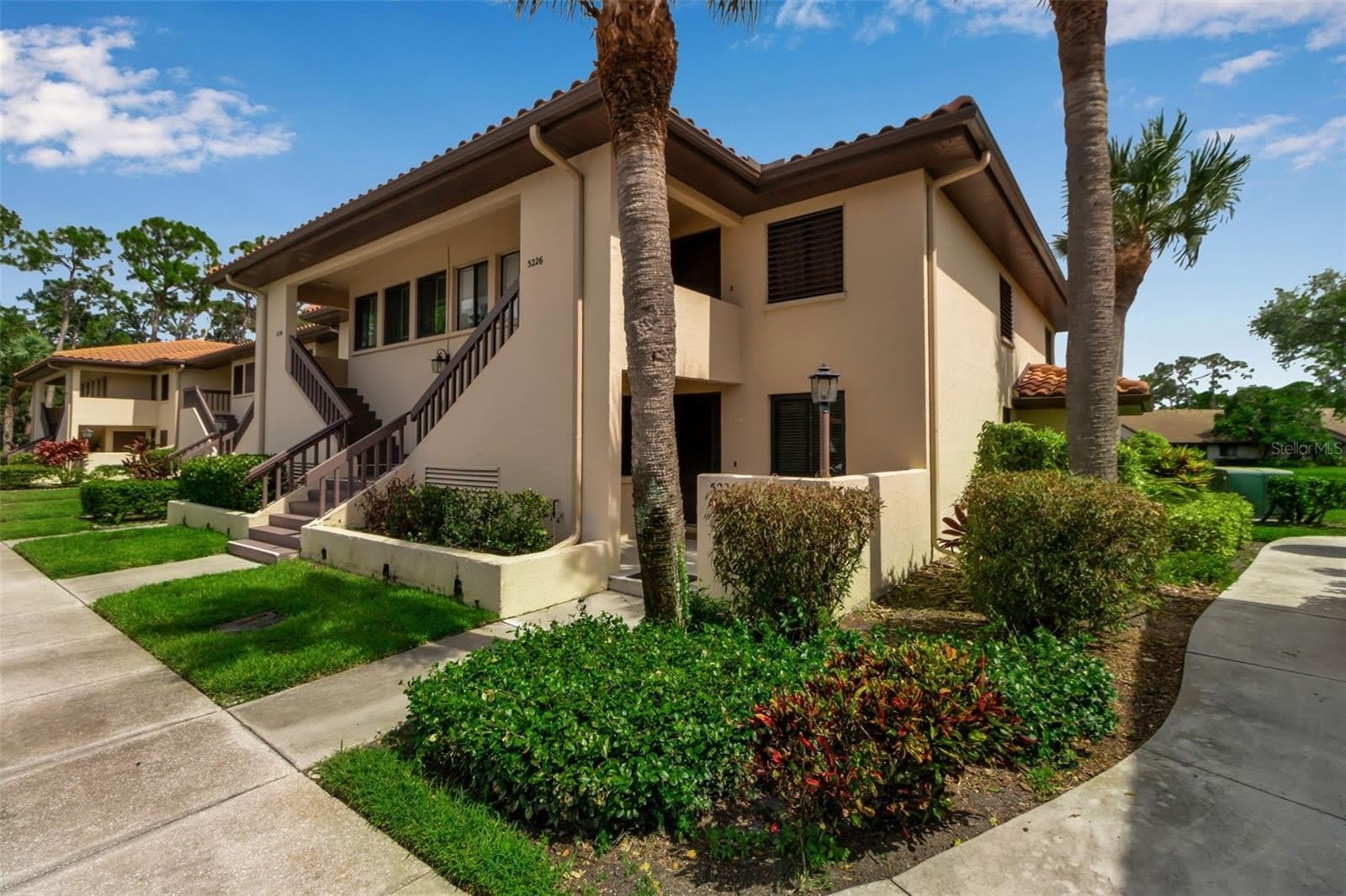 5224 LAKE VILLAGE Drive – photo 1
