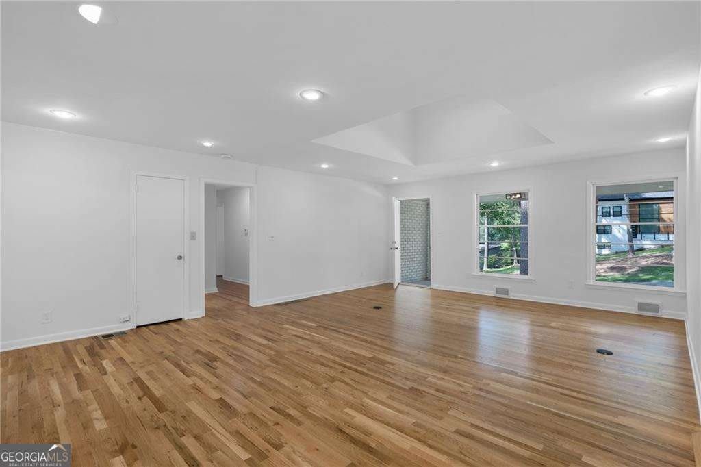 2397 Sunset Drive NE – photo 2