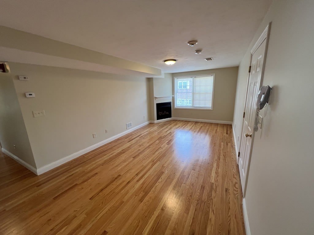 1135 Washington St – photo 3