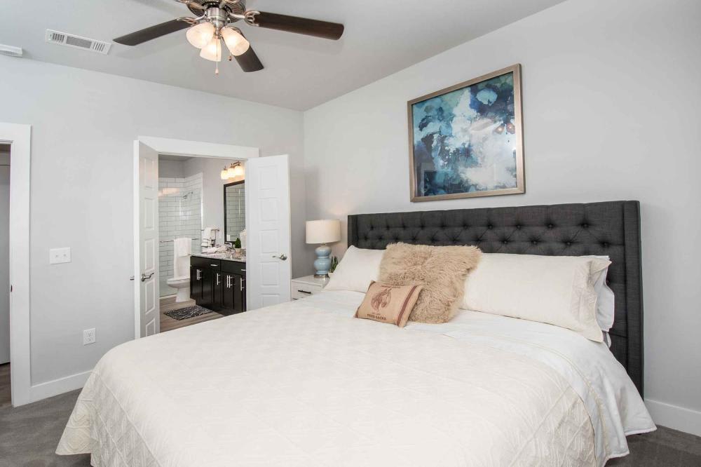 1521 Juliette Way – photo 3