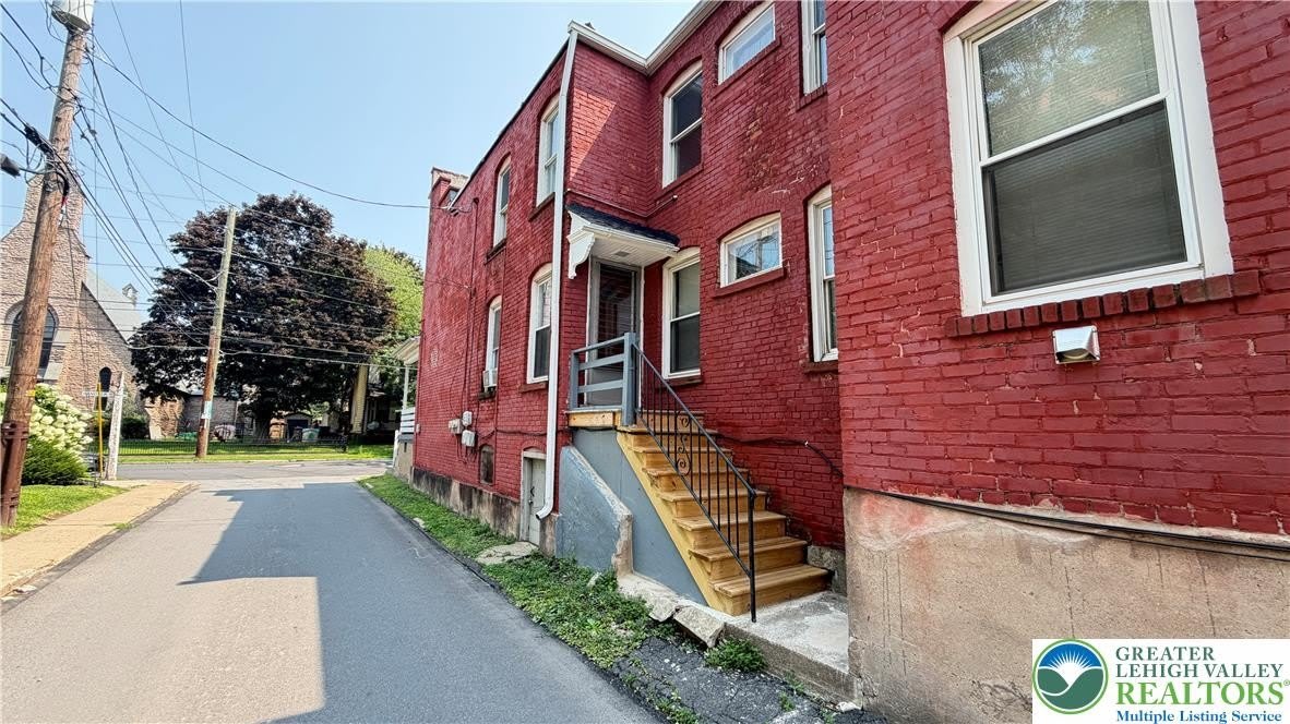 156 Hanover – photo 3