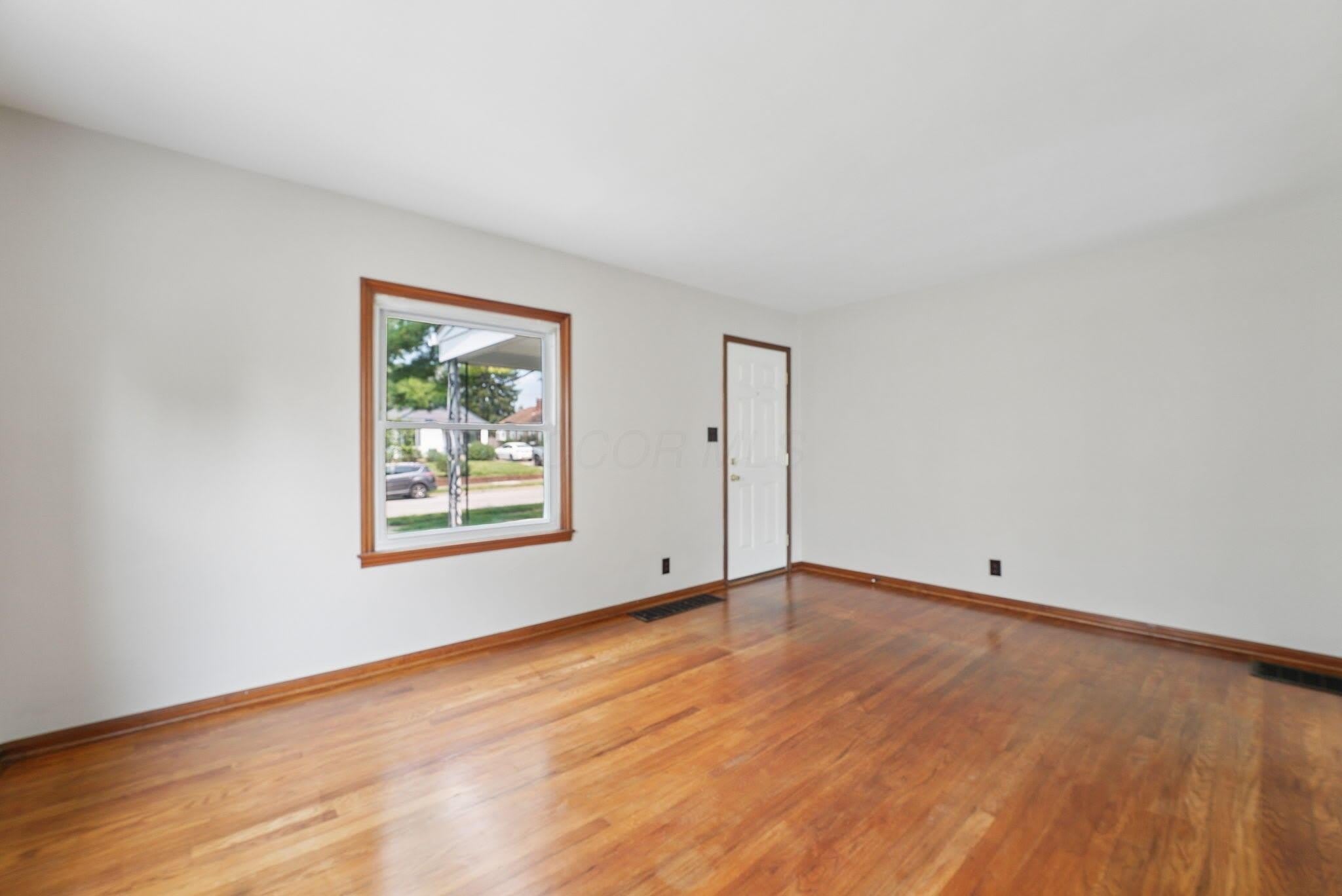 375 E Royal Forest Boulevard – photo 5