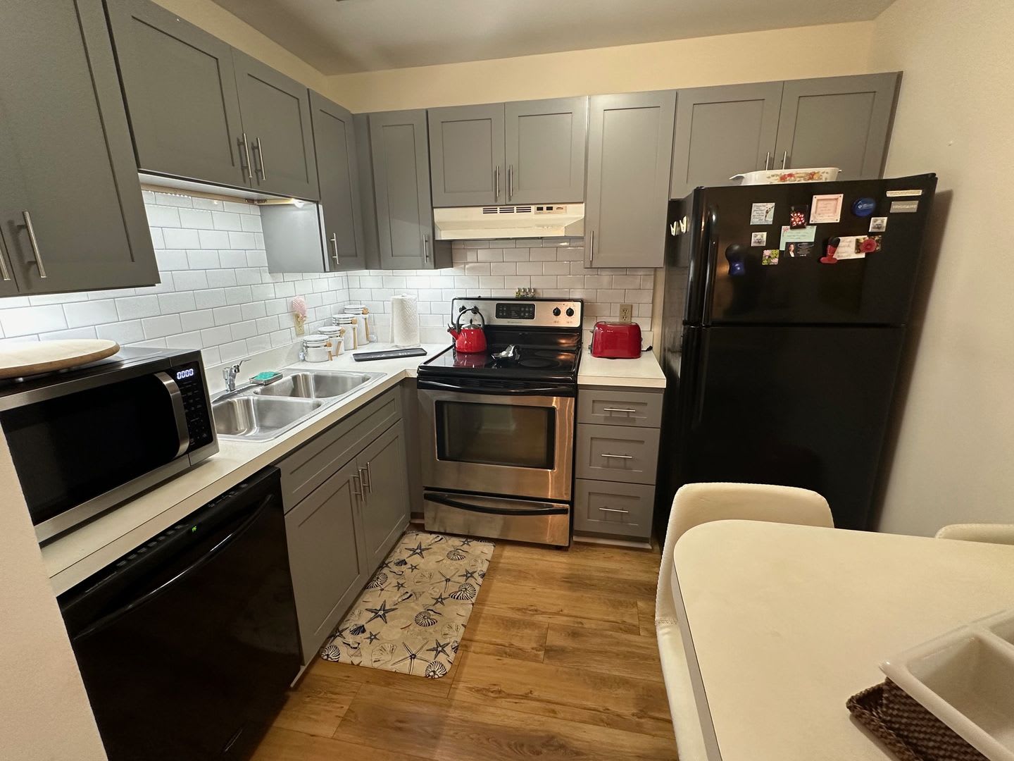 1/1 Condo – photo 3