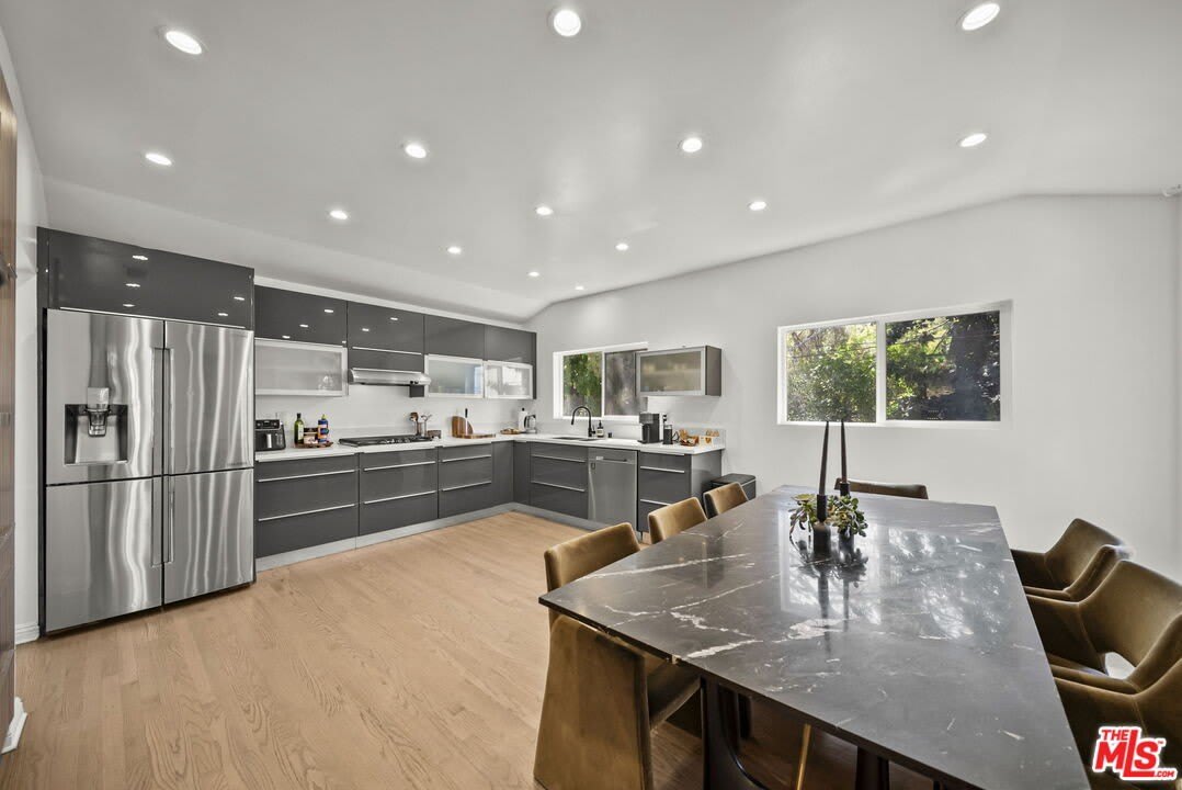 6295 Ivarene Ave – photo 2