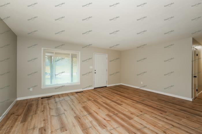 6194 Eldridge Boulevard – photo 4