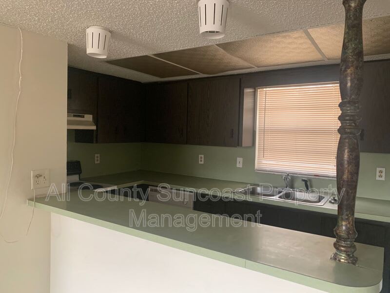 471 76Th Ave N 3 – photo 4
