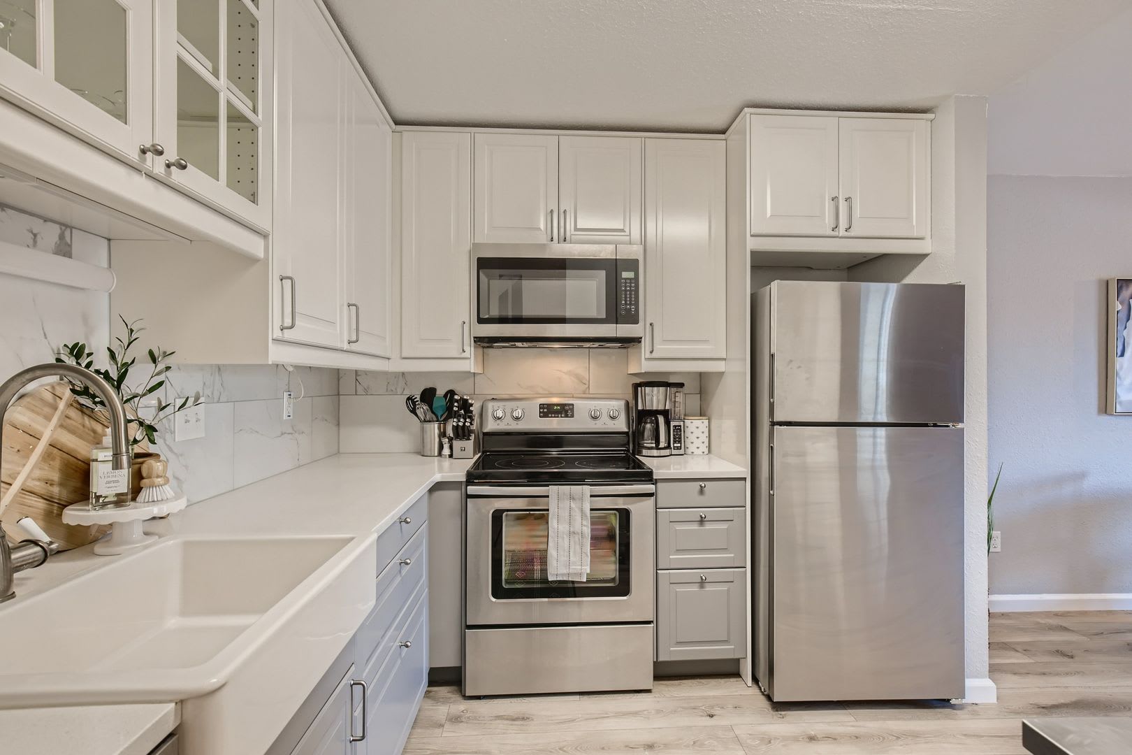 Corner Unit 2 BDR / 2.5 BA Townhome – photo 2