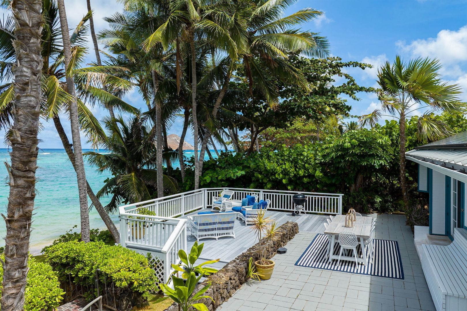 Immerse in Luxury & Tranquility at Beachfront 4BR Abode w/ Stunning Ocean Views – photo 5