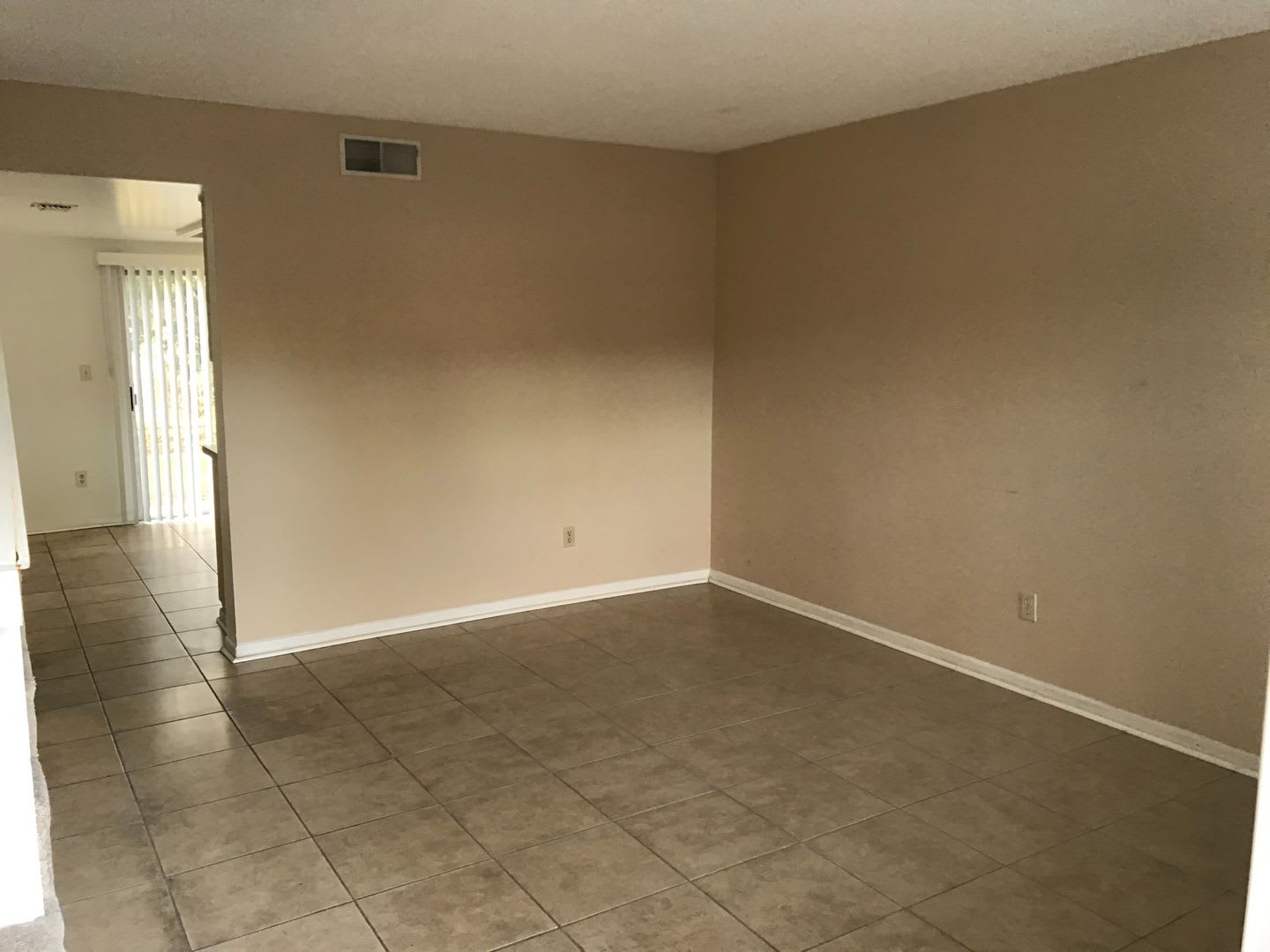 2 Bed 2 Bath Townhouse Very Close To Ucf – photo 4
