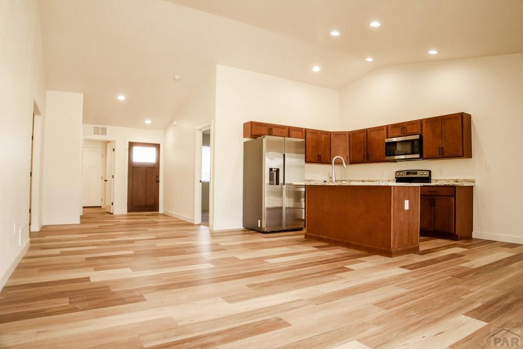 241 W Laurue Ln – photo 4