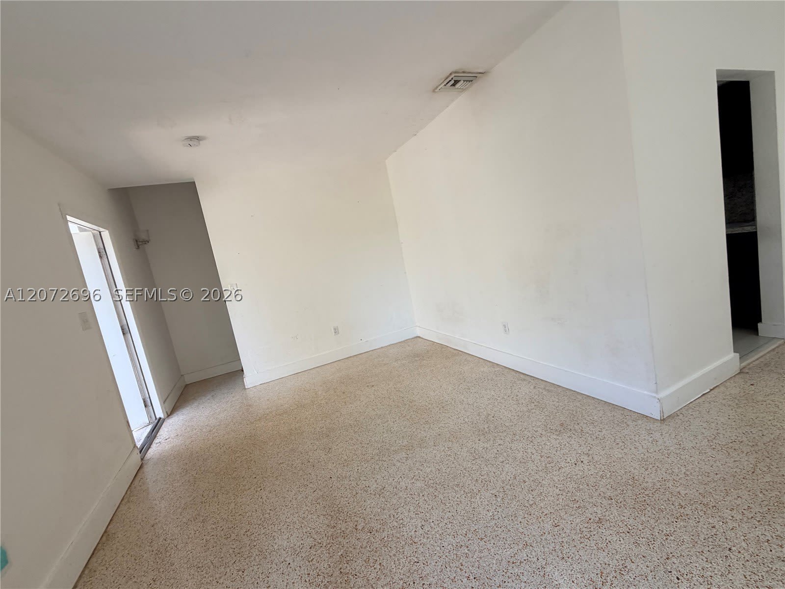 3068 Carter St – photo 5