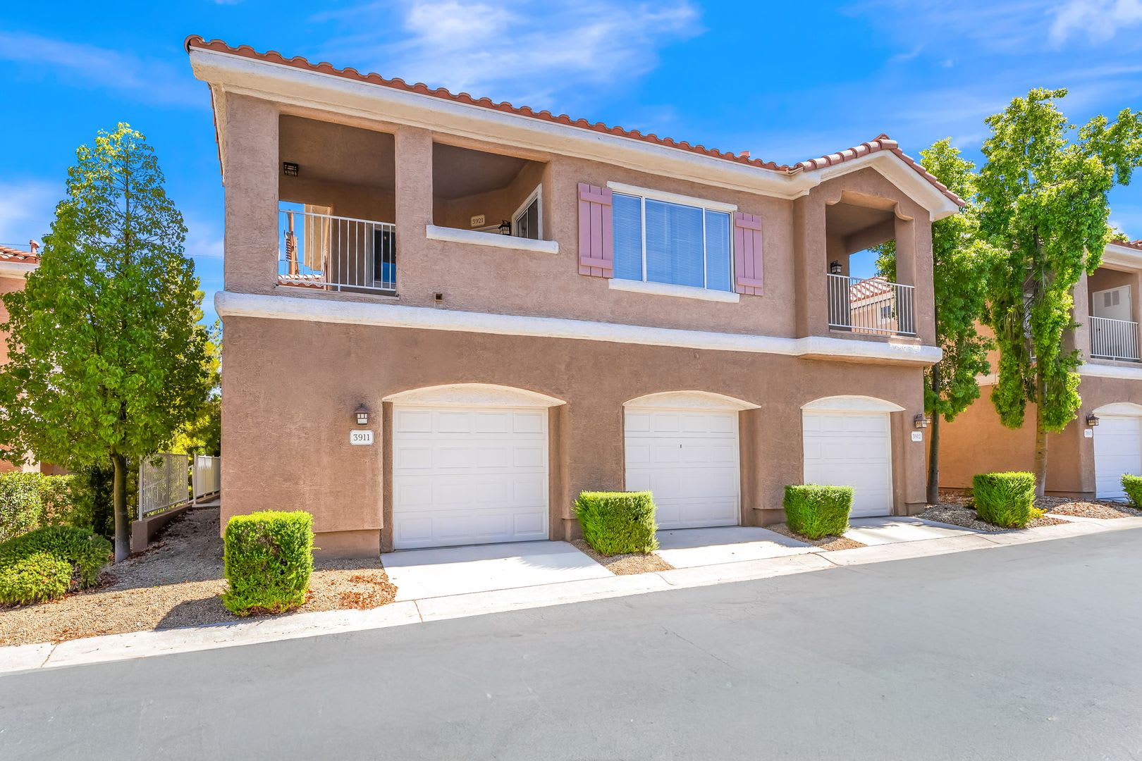 Elevated Green Valley Ranch Living – photo 4