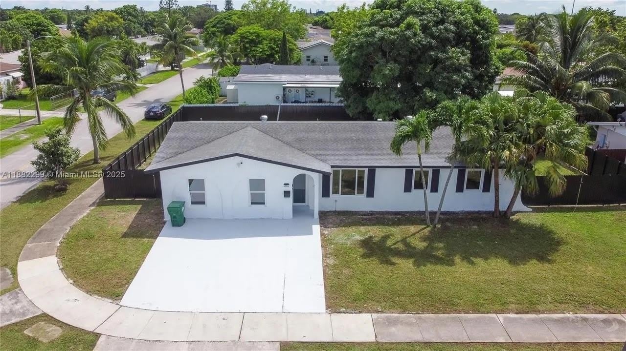 11872 SW 196th Terrace – photo 1