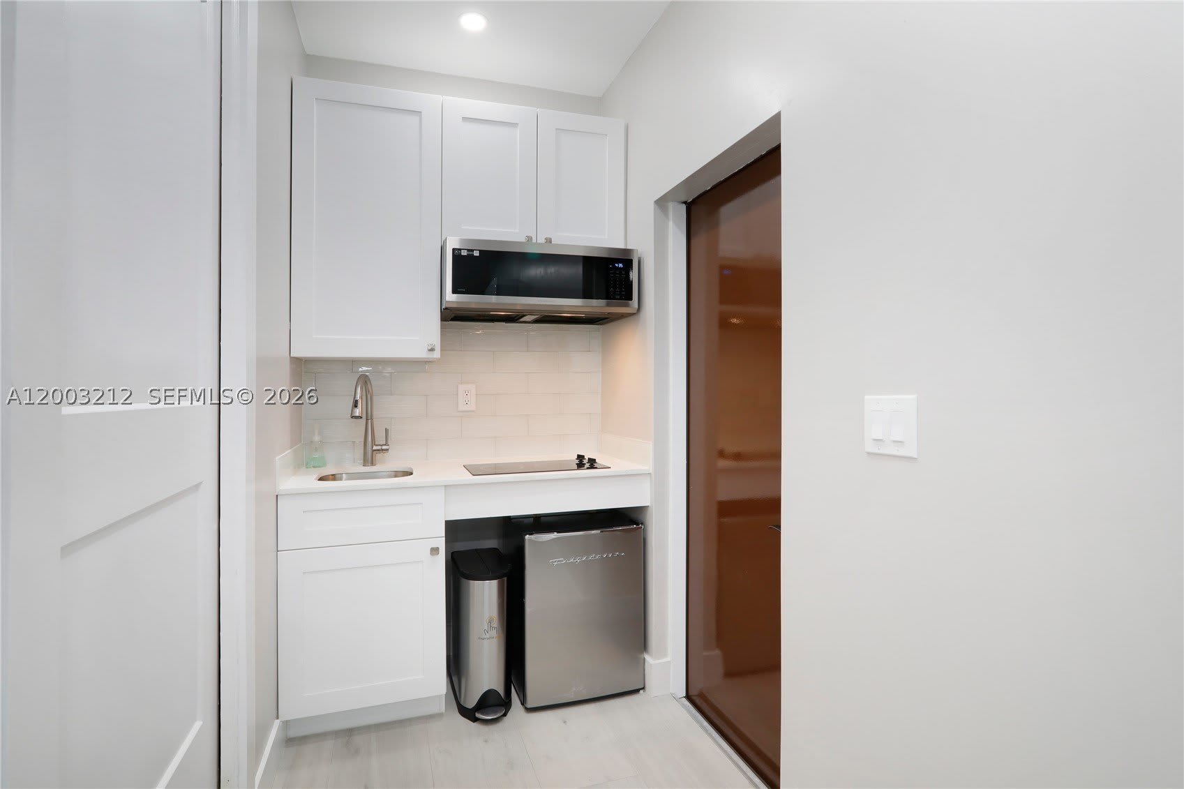 2368 SW 21st St – photo 3