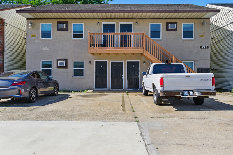 711 Easy Street – photo 1
