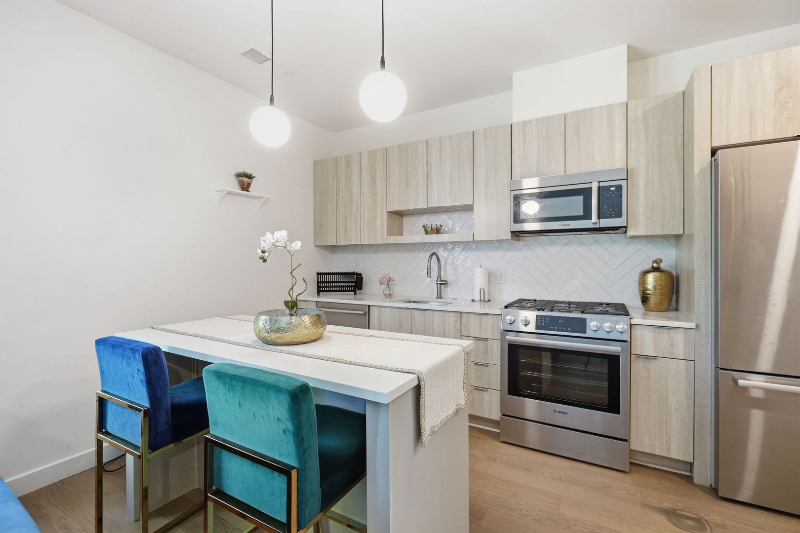 Lovely Condo at Parks at Walter Reed, Beautiful Building, Whole Foods, Gym, More! – photo 4