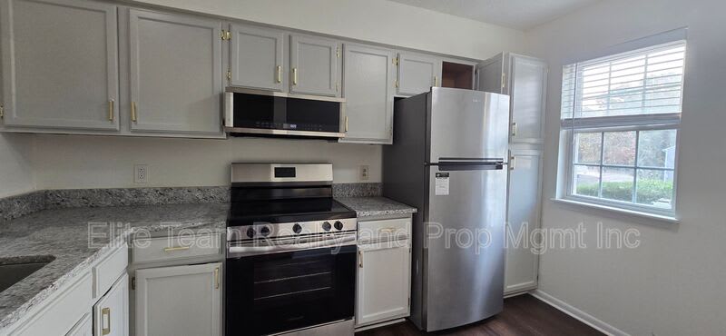 3109 Heathstead Place – photo 2