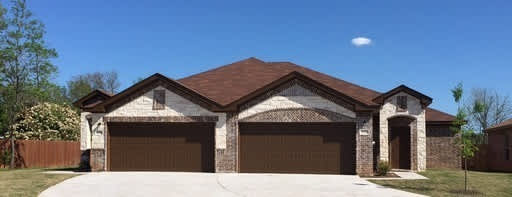 BEAUTIFUL 3 BEDROOM DUPLEX LOCATED IN WACO, TEXAS! – photo 2