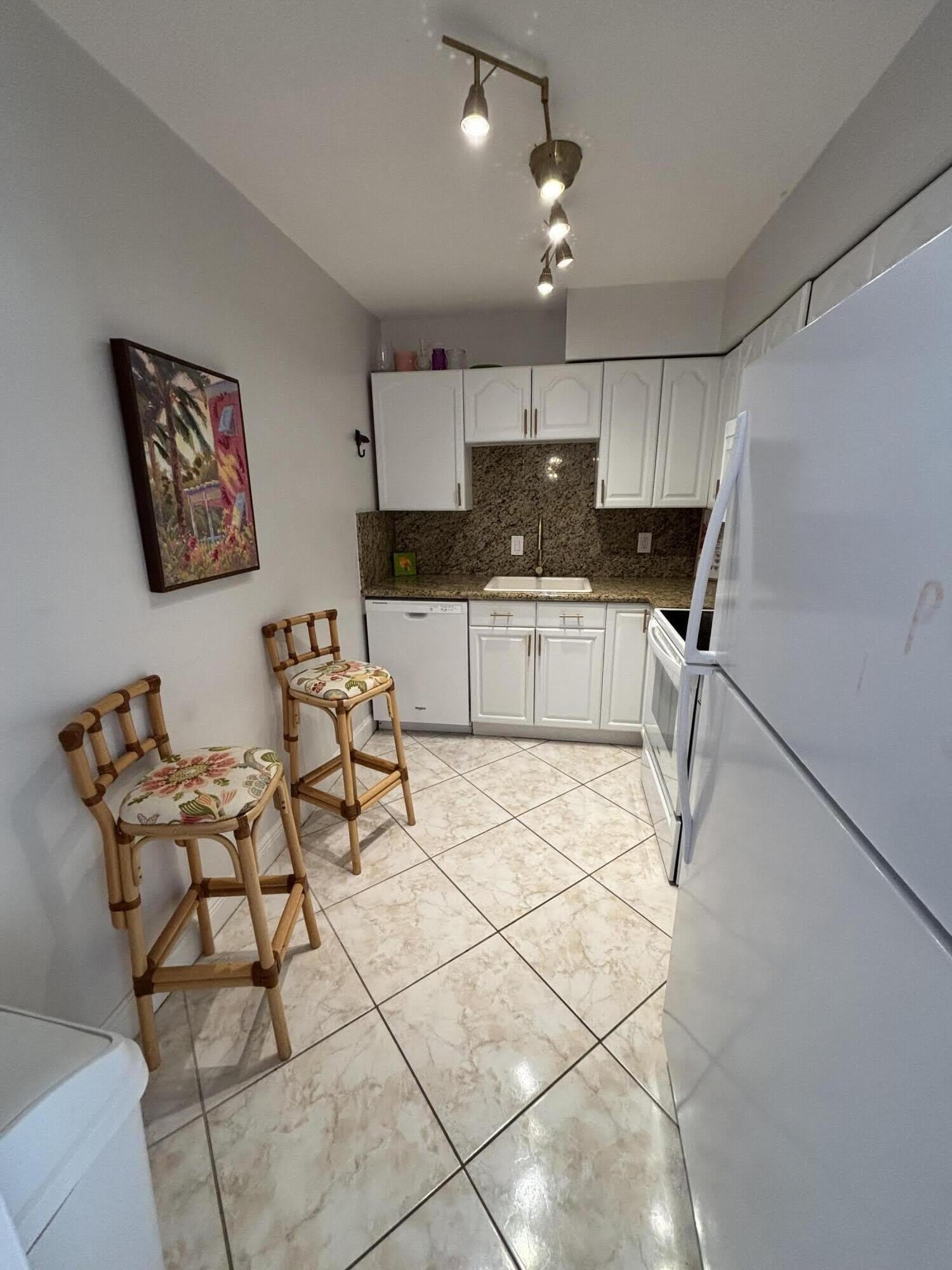 510 Prosperity Farms Road – photo 3