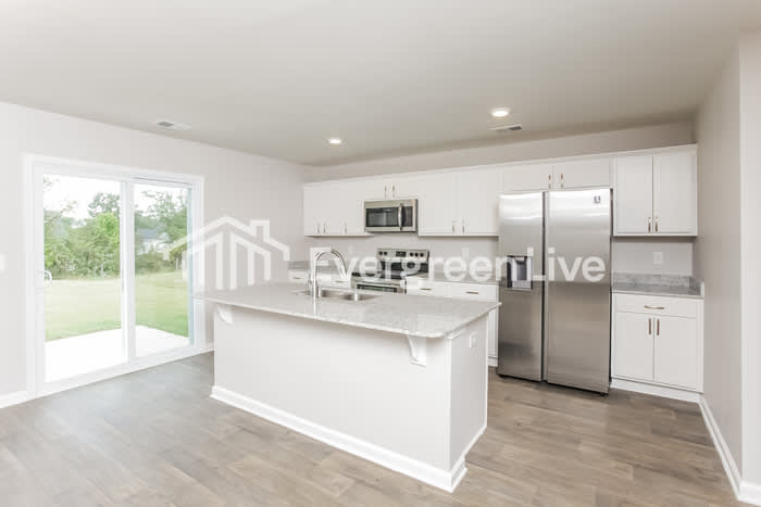 805 Vanguard Street – photo 5