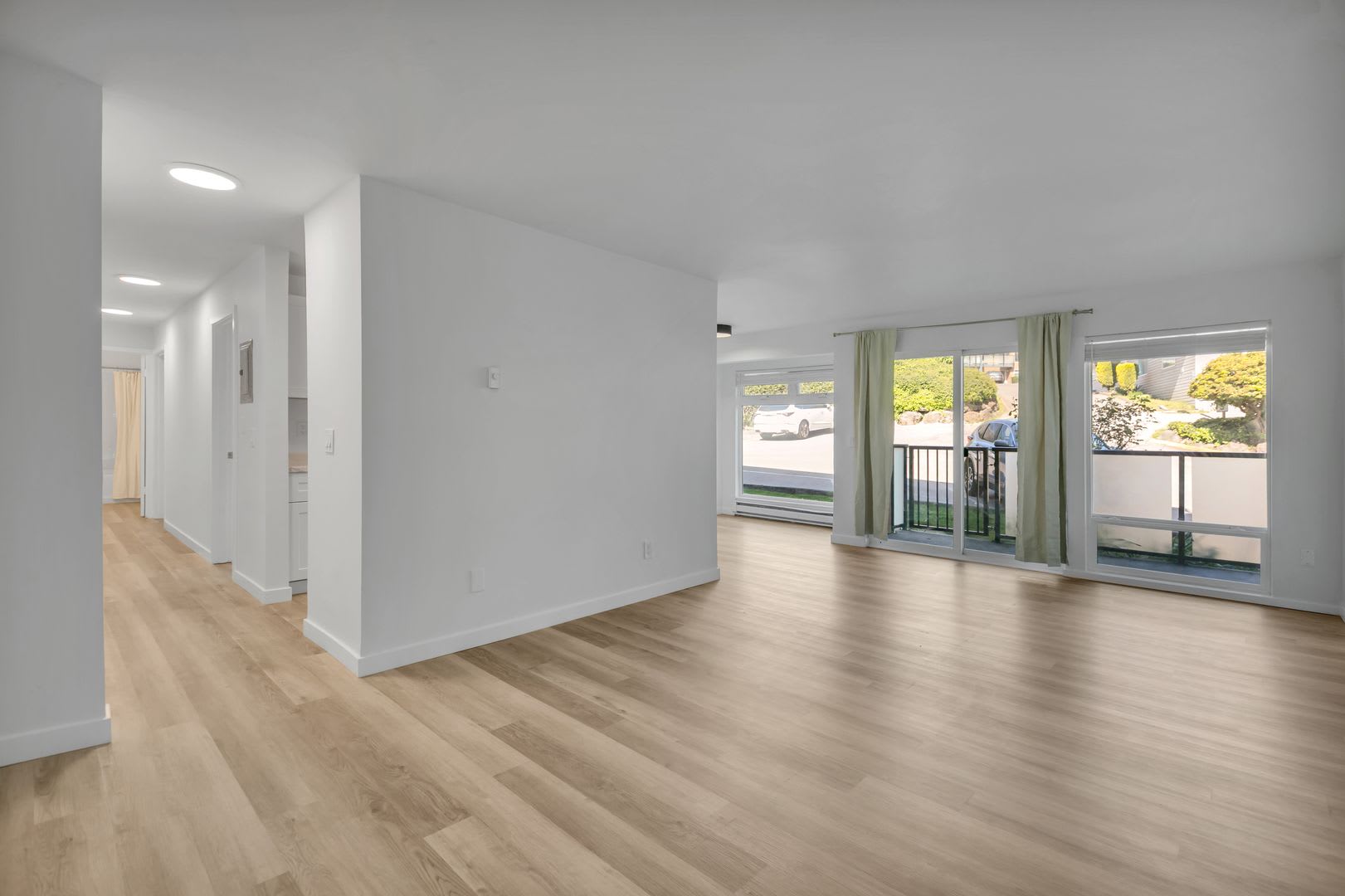 One Level, Easy Access Light and Bright Tukwila Condo – photo 5