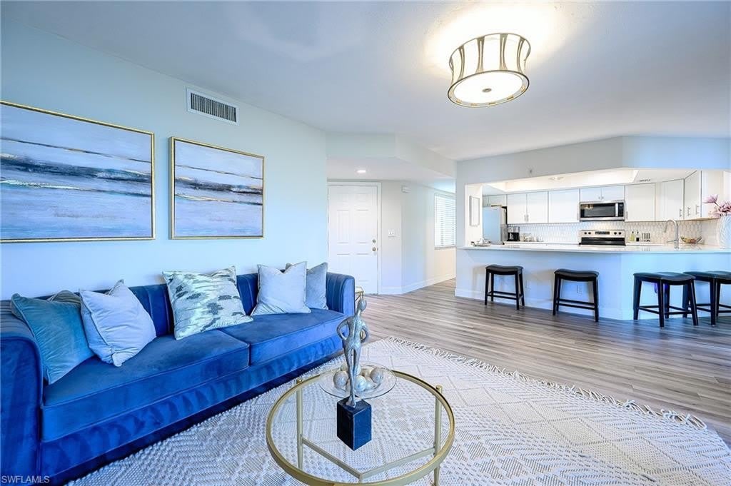 586 Beachwalk Cir – photo 2