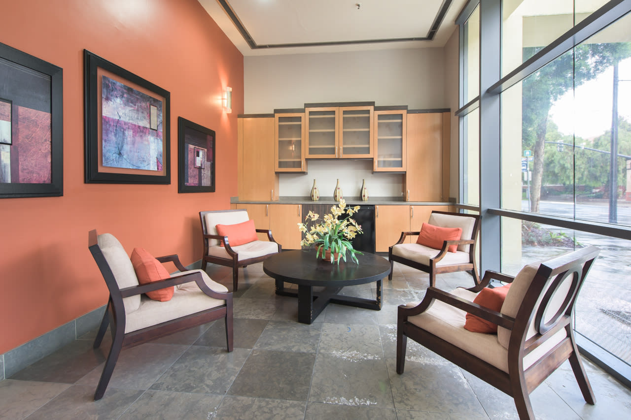 Colonnade – photo 3