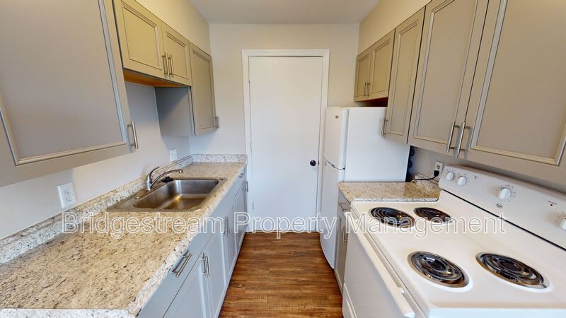92 W Franklin Street – photo 3
