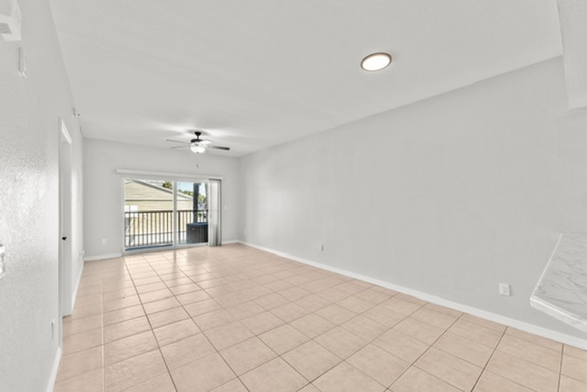 Daytona Ocean Breeze Apartments – photo 4