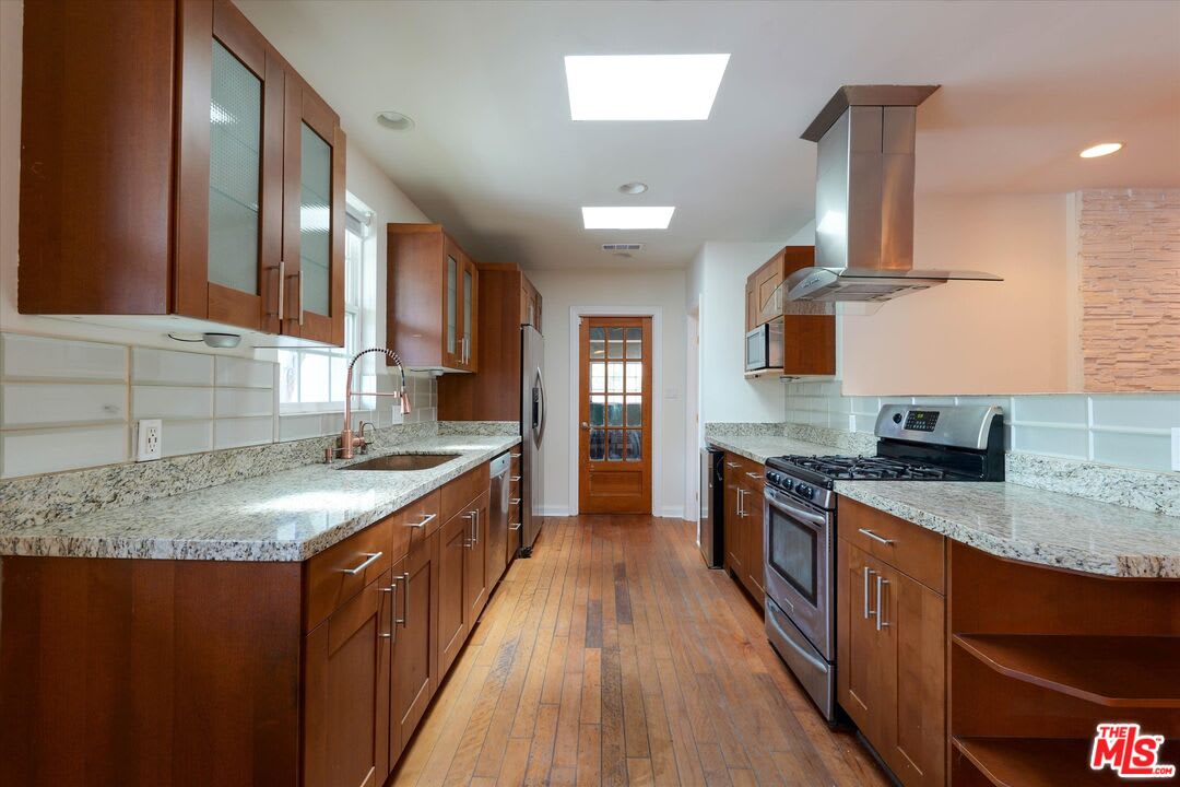 22750 Clarendon Street – photo 5