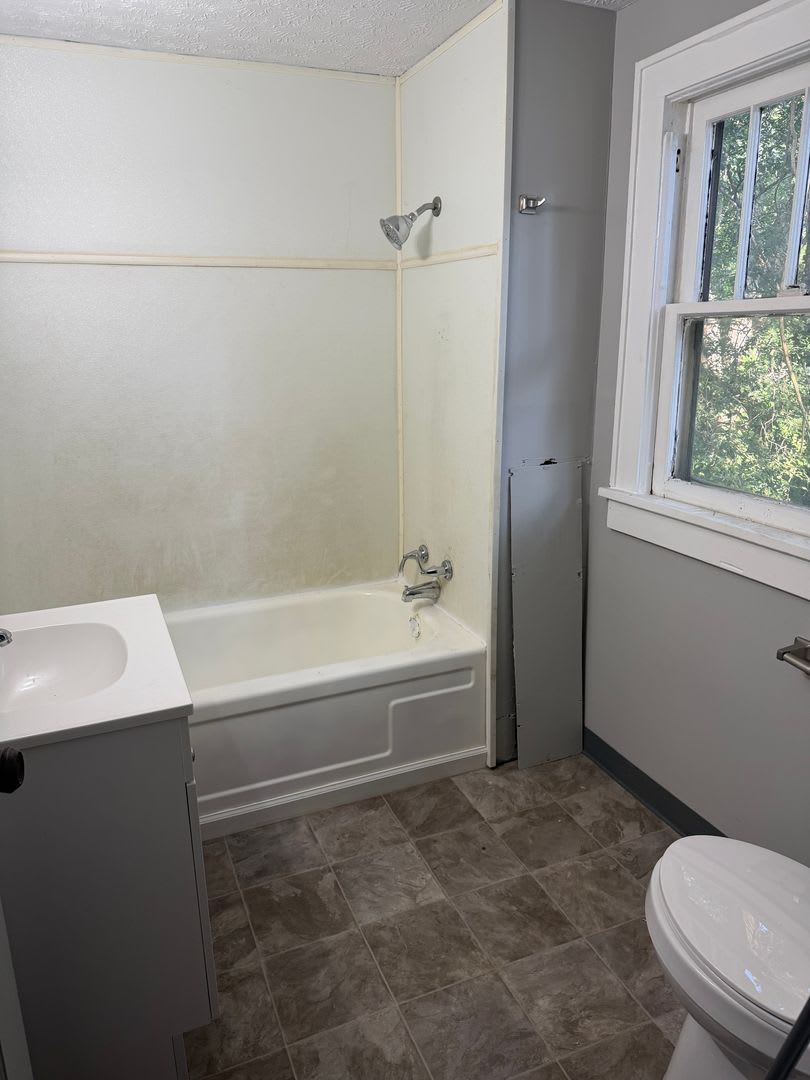 3 BR NE Canton House for Rent – photo 2