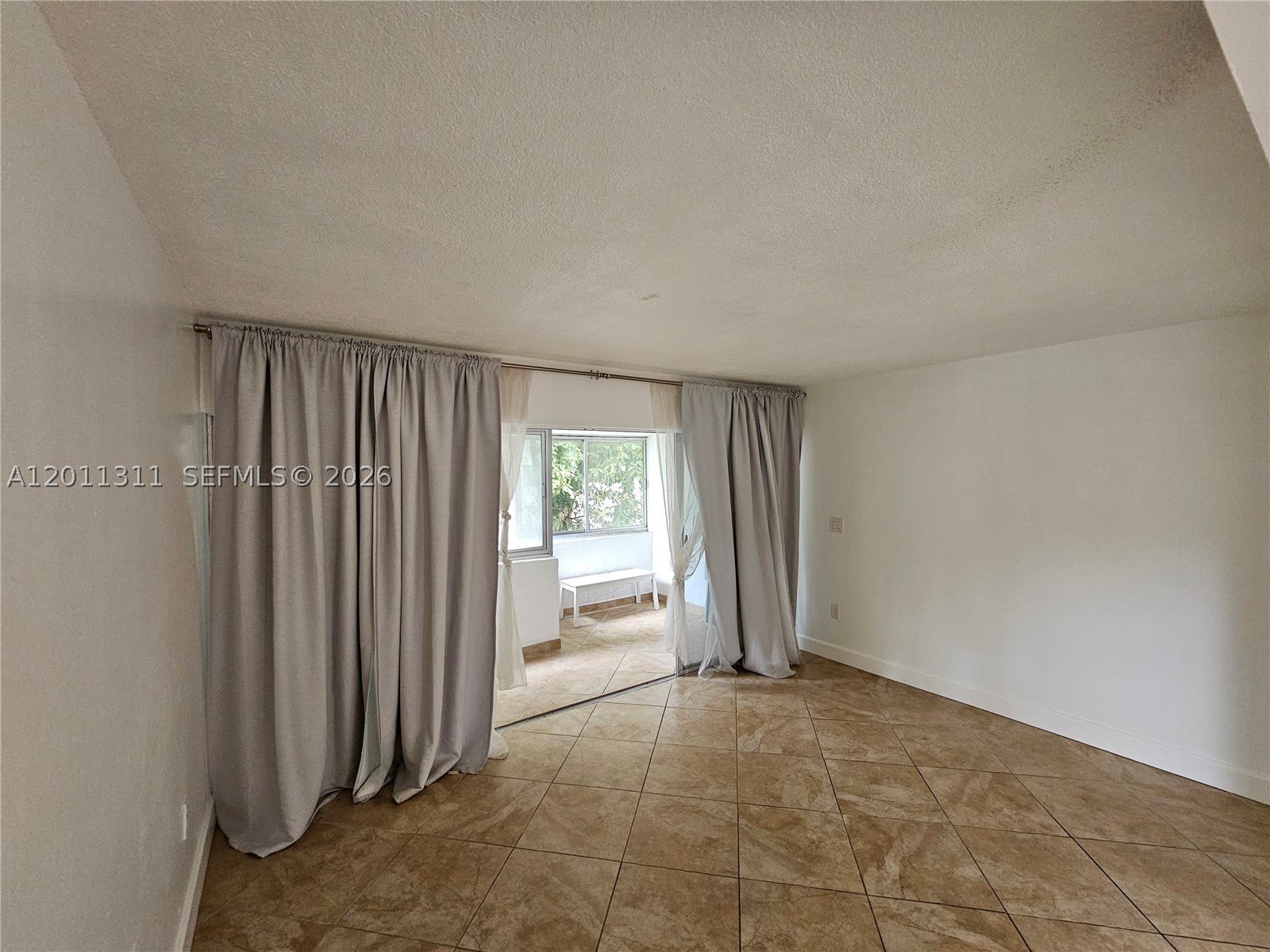 1912 SW 17th Ave – photo 3