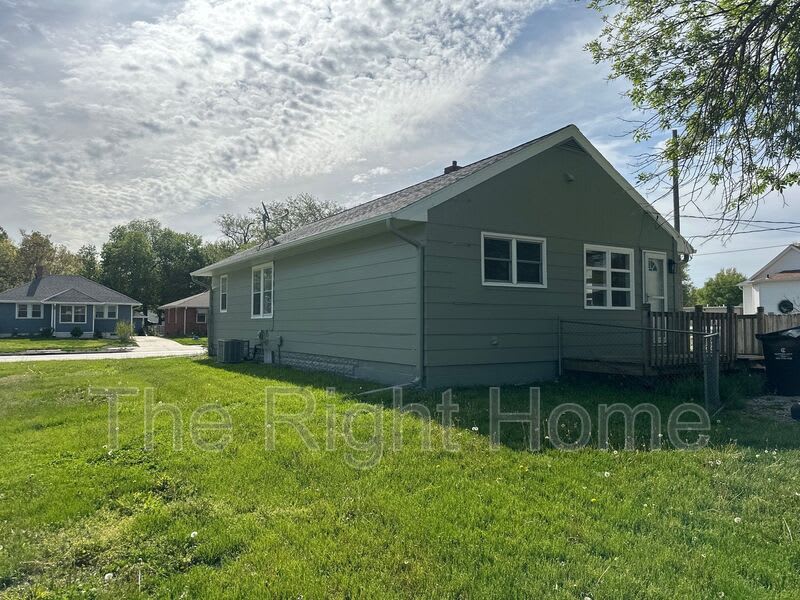 4525 N 70th St – photo 4