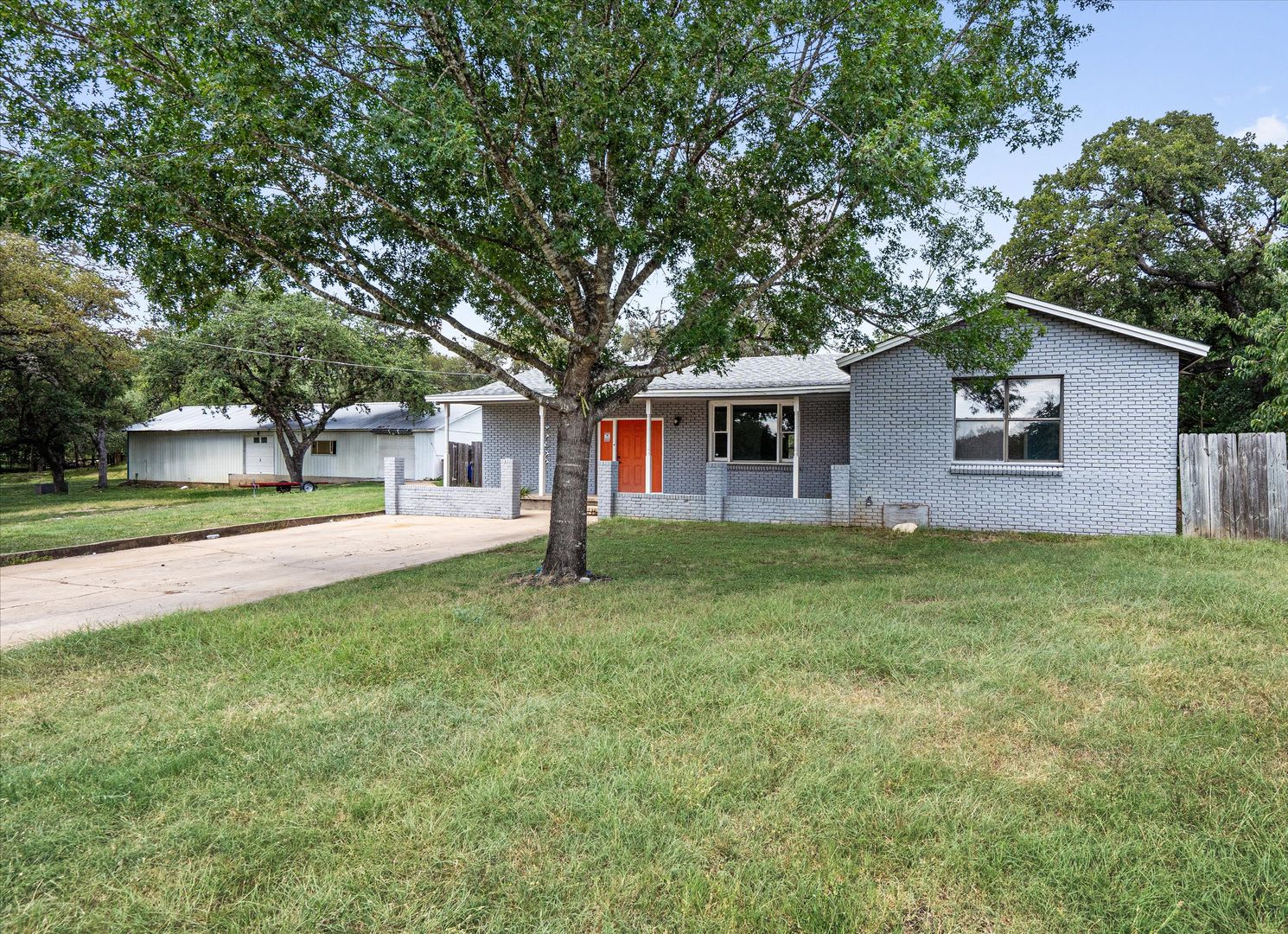 Incredible 3-Bedroom Home on Massive Lot in South Austin – photo 2