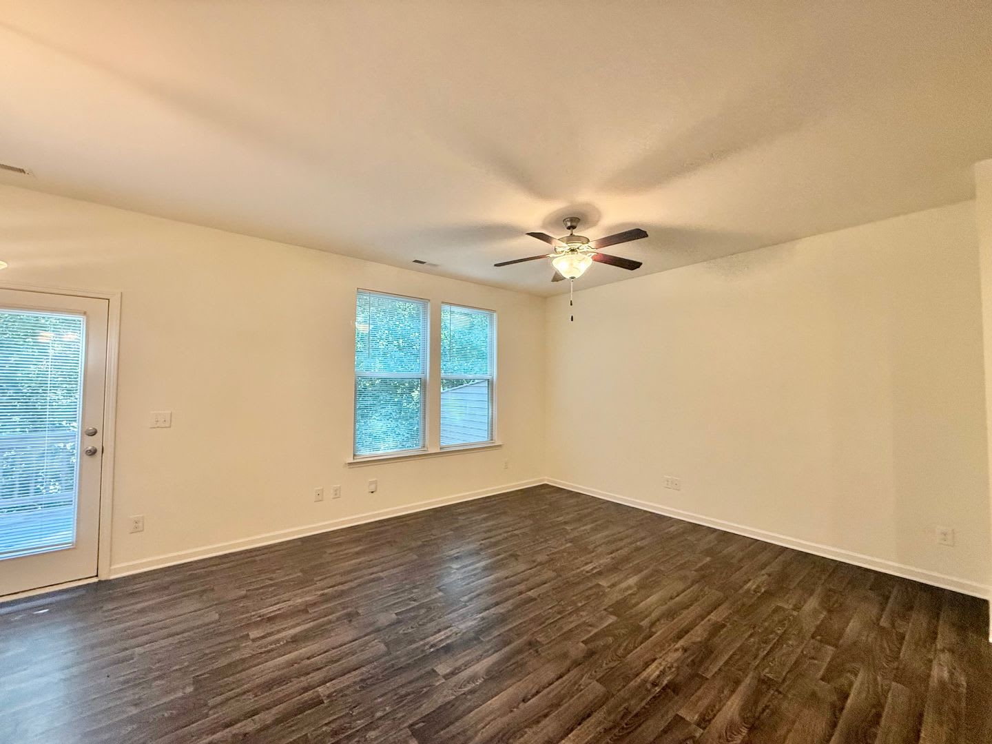 Spacious 3Bd 3 5Ba Clayton Townhome With A Large Bonus Space Downstairs And Easy Access To Highways – photo 5