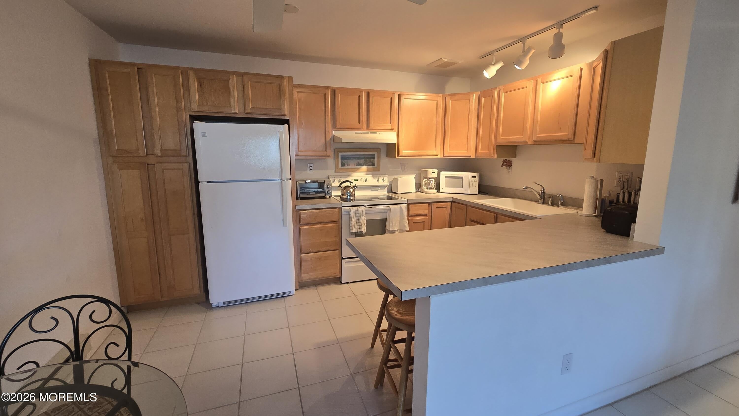 210 5th Avenue – photo 3