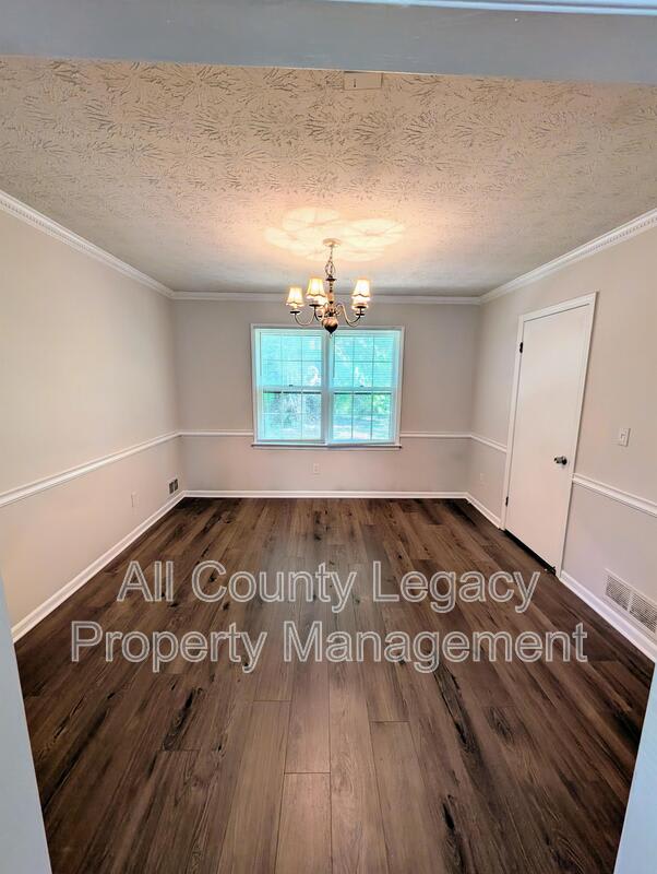 1422 Fairfield Dr SW – photo 4