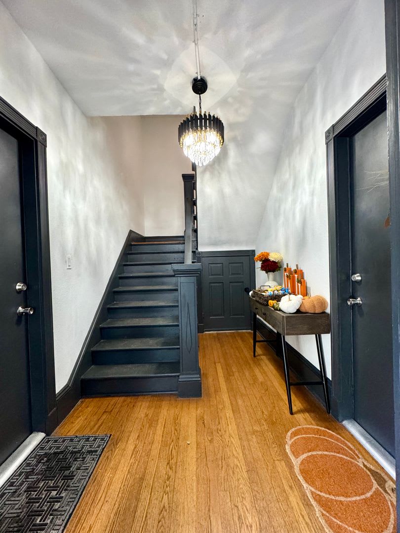Renovated 2 Bedroom 1 Free Parking Space Located Steps from Lake Eola, Downtown Orlando – photo 2