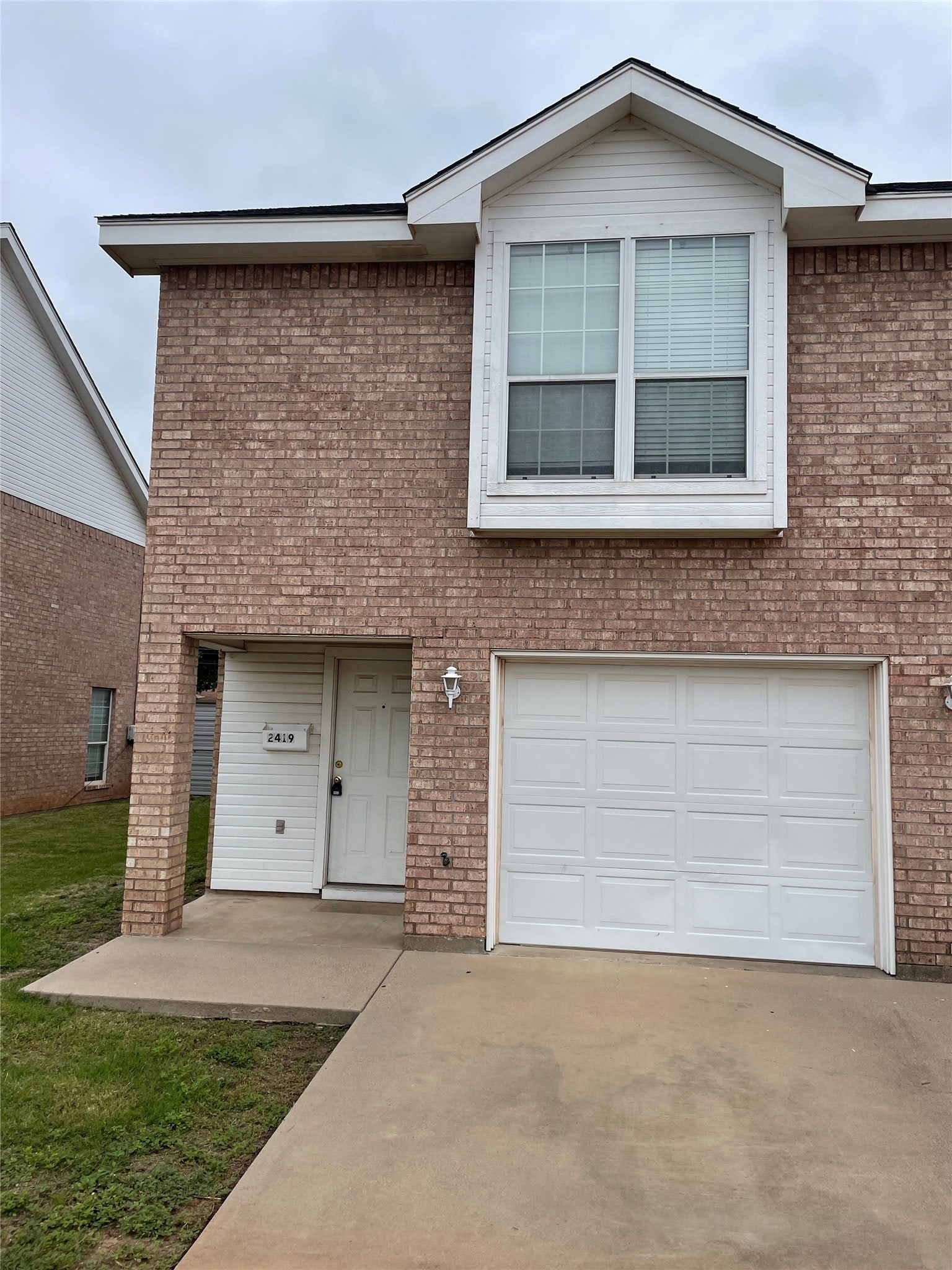 2423 Church St – photo 2