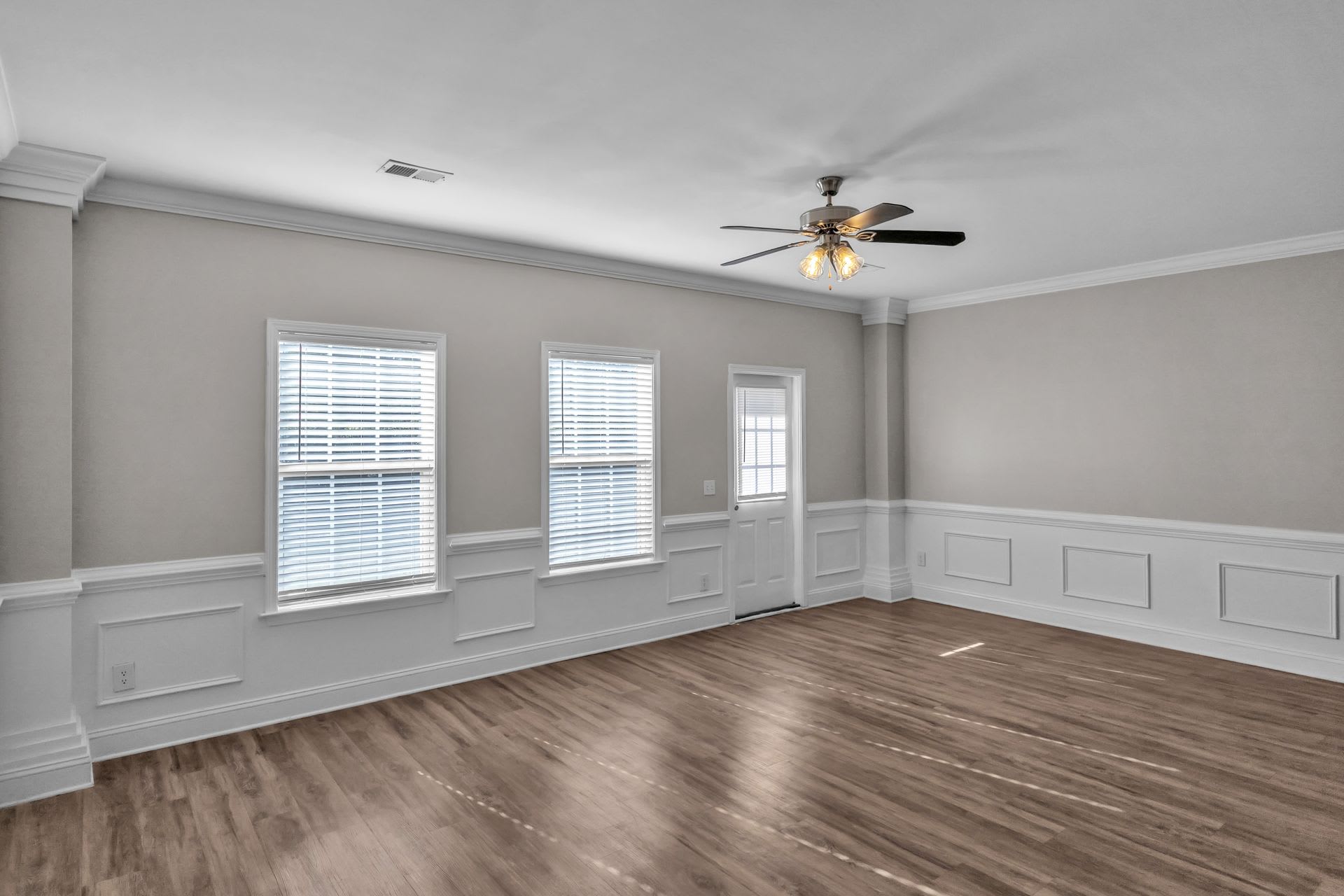 Spacious 3BR Townhome + Garage – photo 5