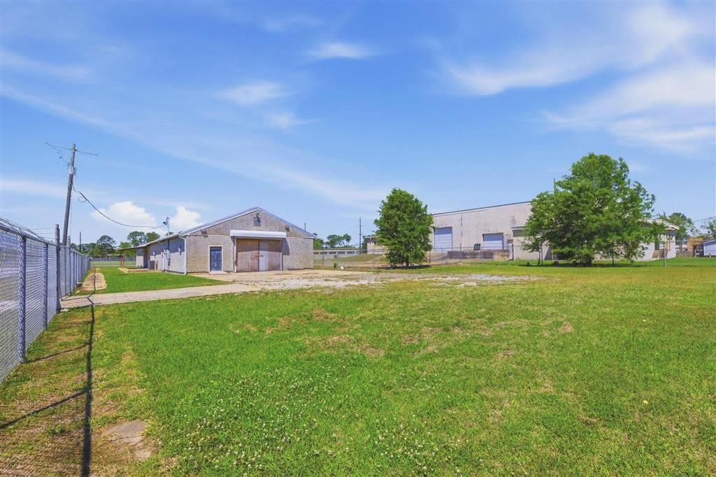 1001 Main Street – photo 1