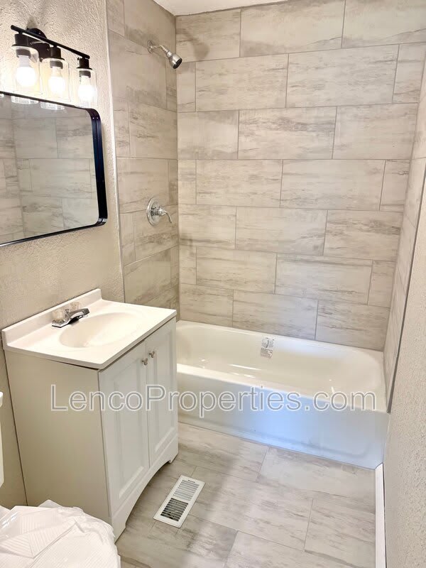 2741 SW Murray Dr. – photo 2