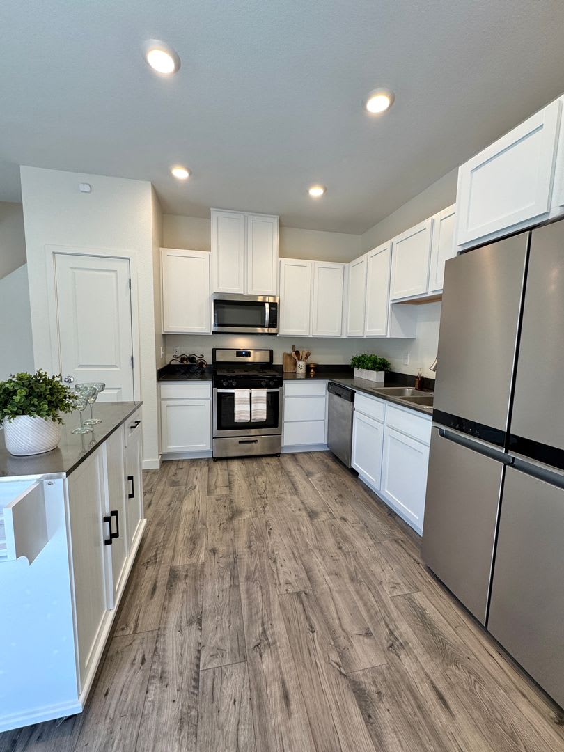 Beautiful Newer 3 Bedroom Townhome In The North Valleys – photo 1