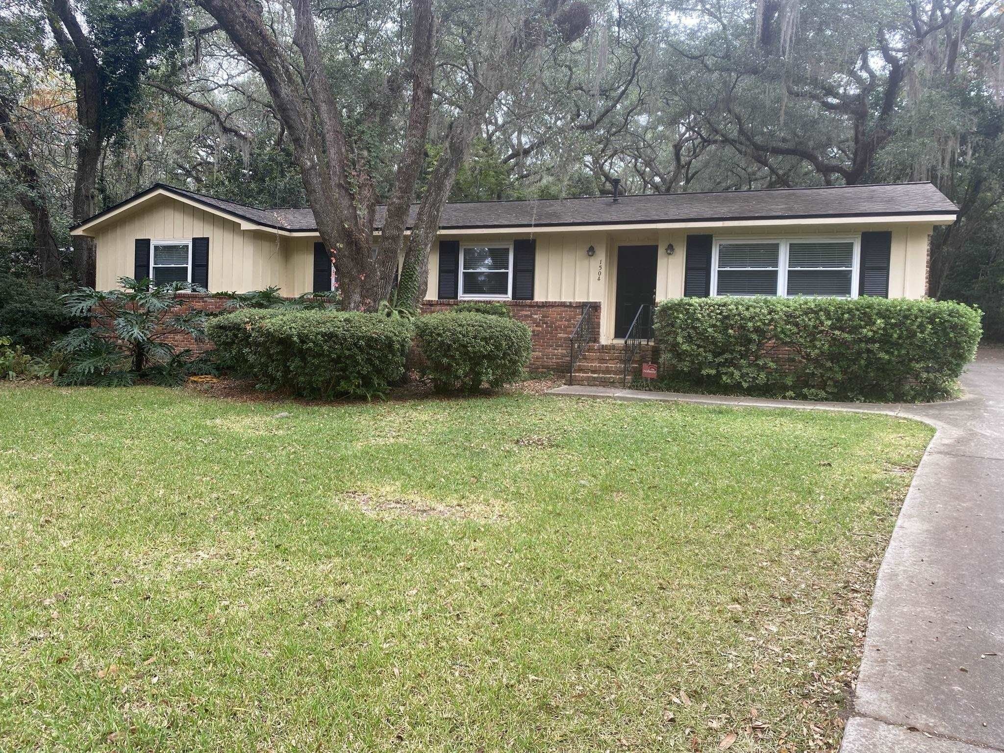 1504 Sunset Lane – photo 1