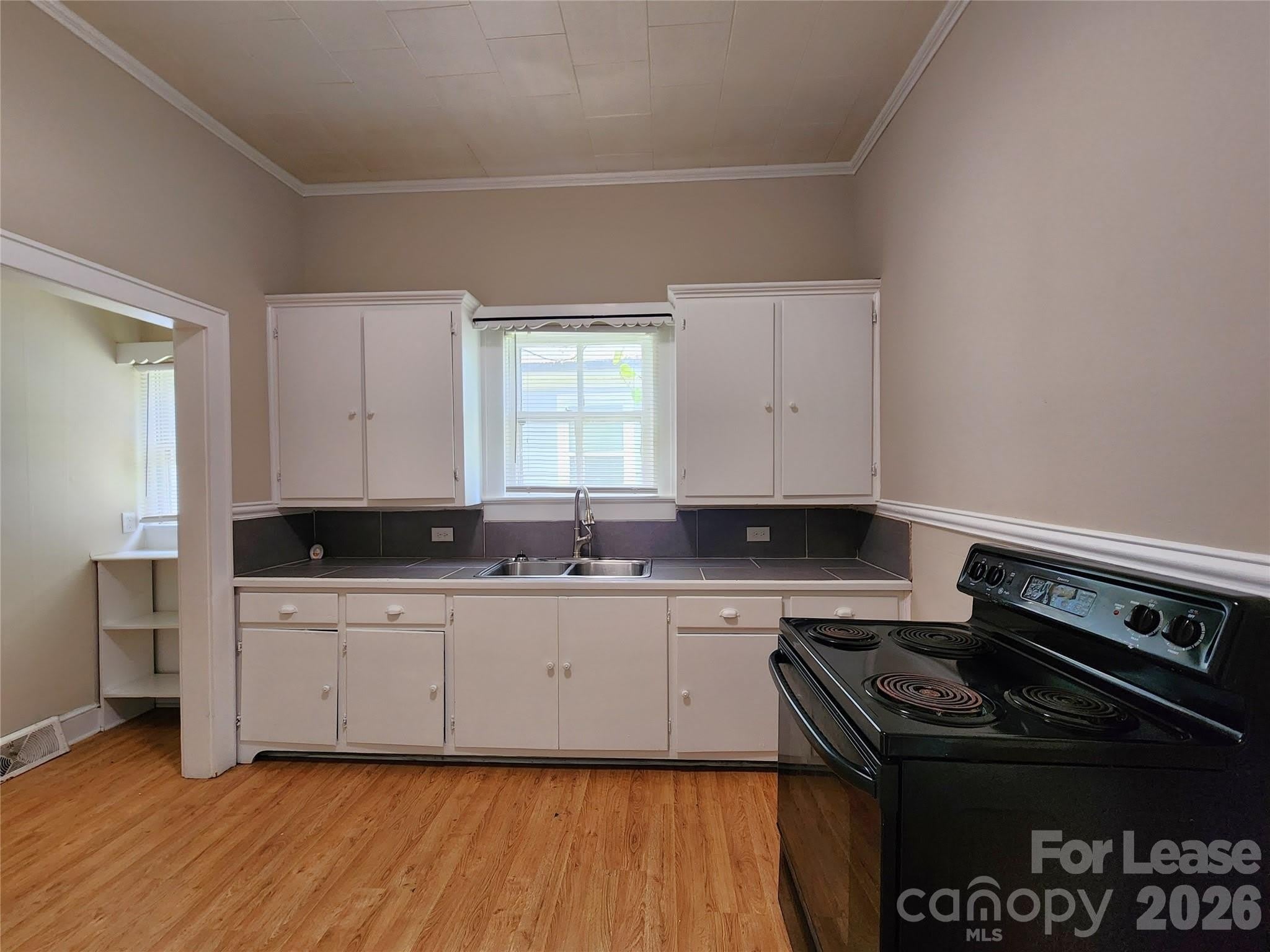 907 S Jackson Street – photo 5